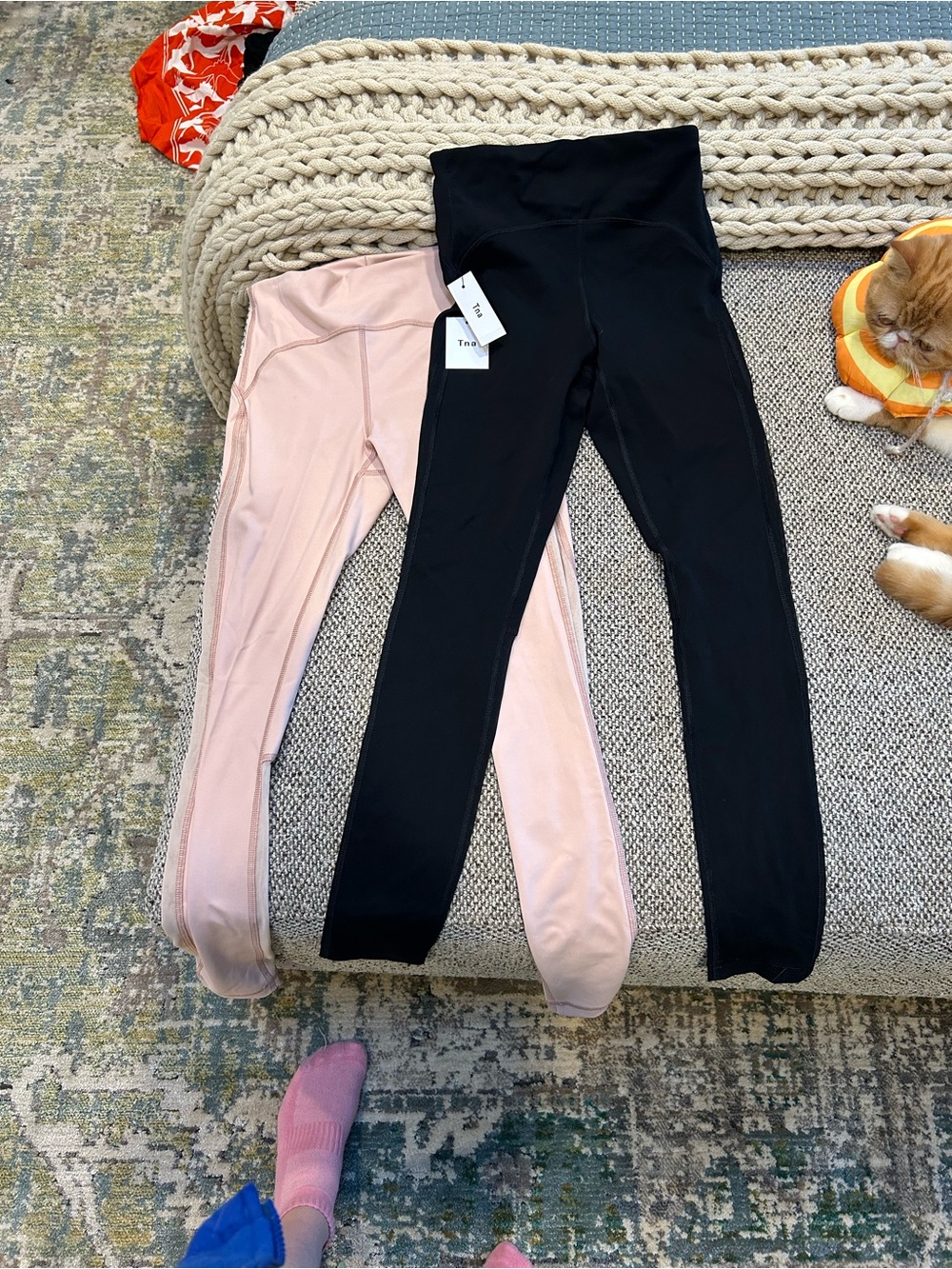 High-Waist Active Leggings in Black and Blush
